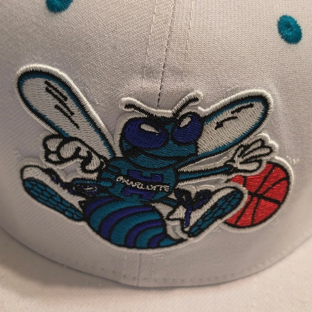 Mitchell & Ness Charlotte Hornets Snapback‎ Hat White 5 Year Anniversary Patch